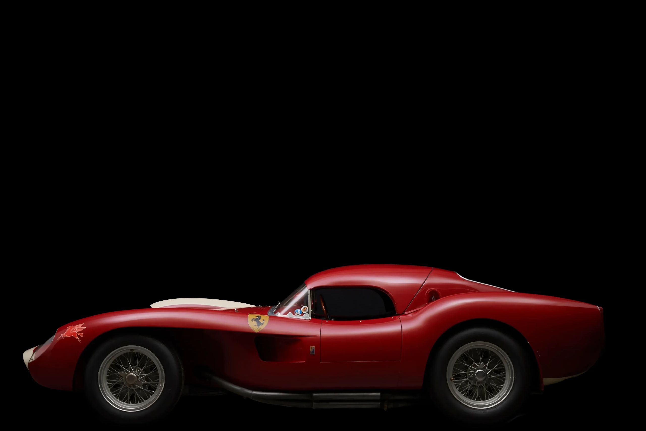 DHG-Racing-Ferrari-250-TR-hardtop.-1-scaled